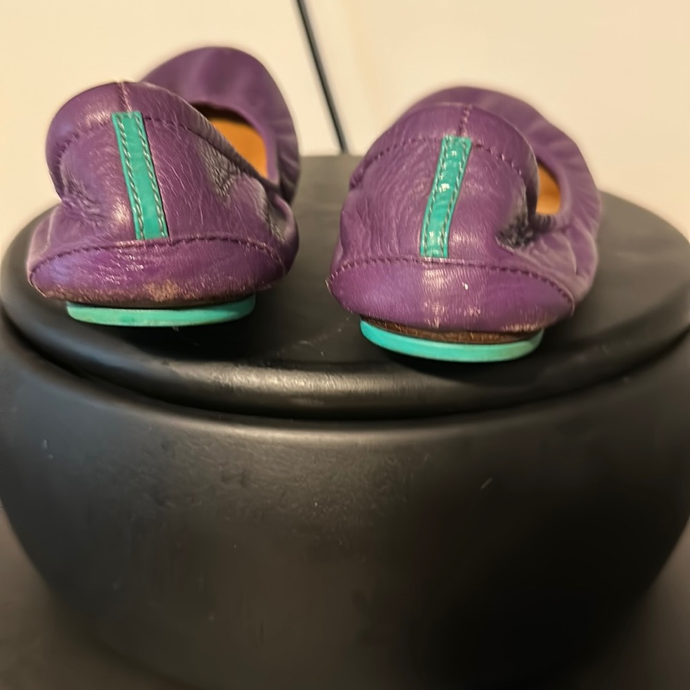 Tieks ballet flat a little chipped rubber on right foot